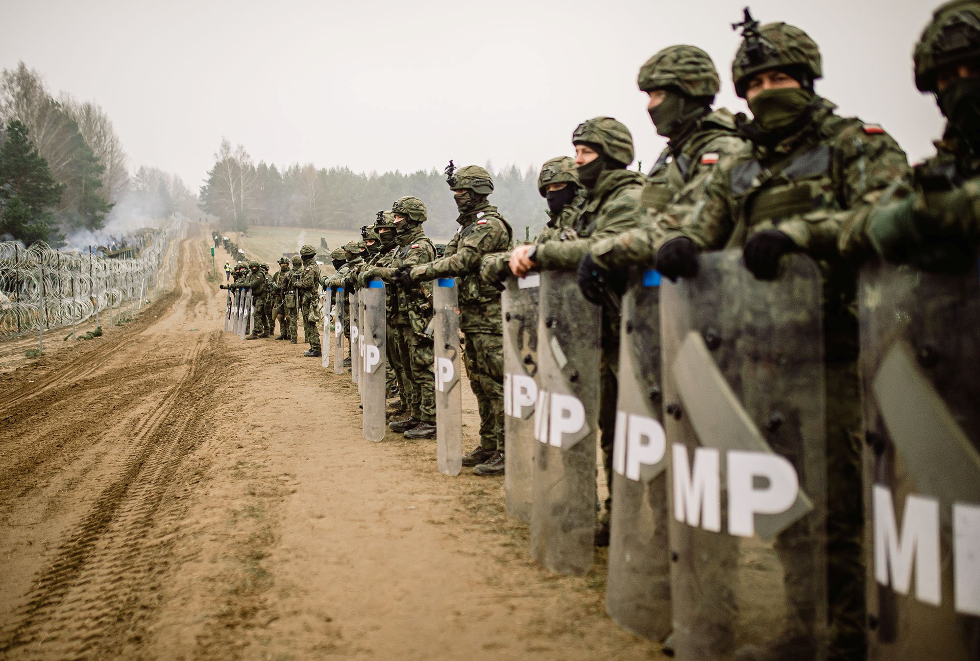 Polonia reprime a inmigrantes en la frontera con Bielorrusia