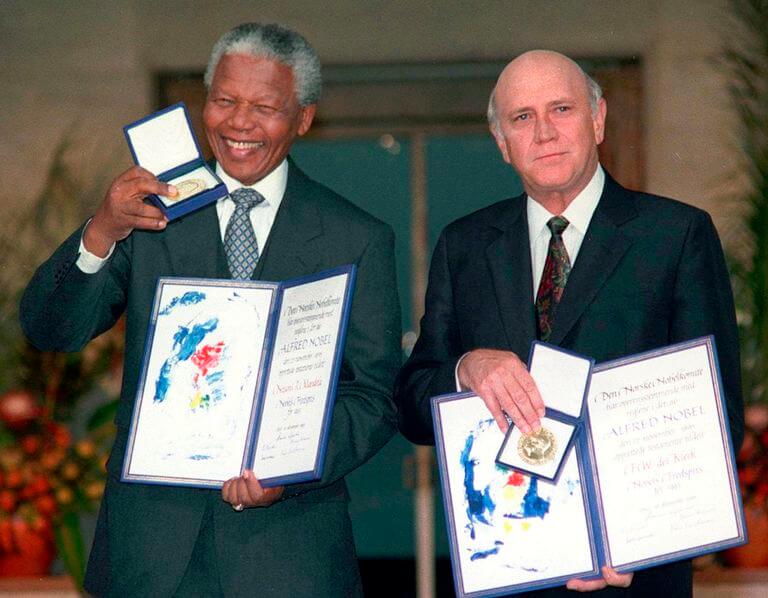 Murió Frederik de Klerk, último presidente del apartheid de Sudáfrica