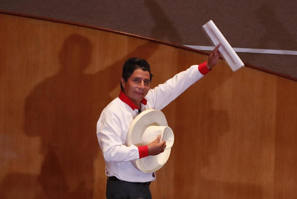 El Congreso de Perú rechazó la moción que buscaba destituir a Castillo