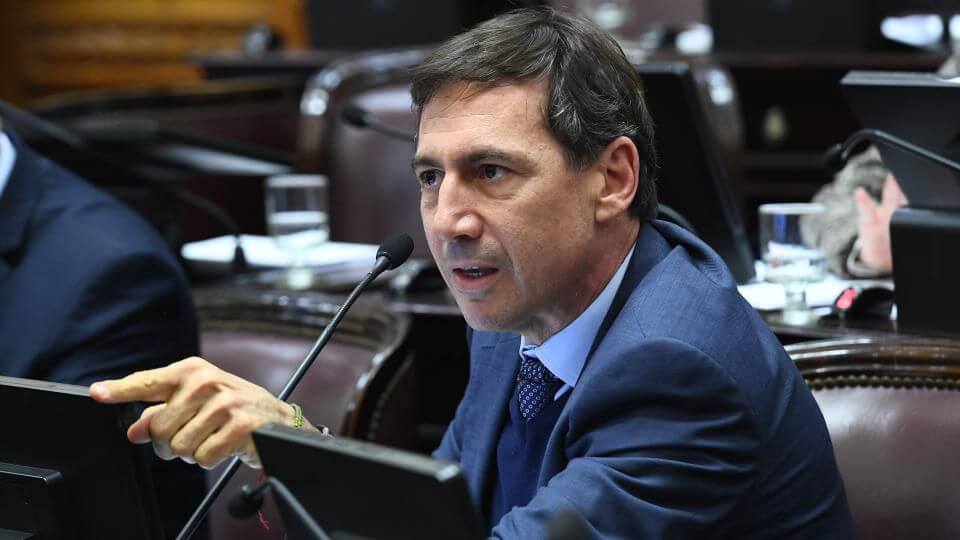 La interna radical sigue al rojo vivo