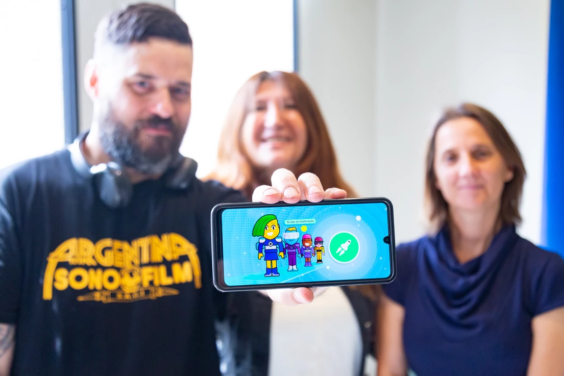 Premian a un equipo educativo que elaboró un juego para aprender matemática en una app