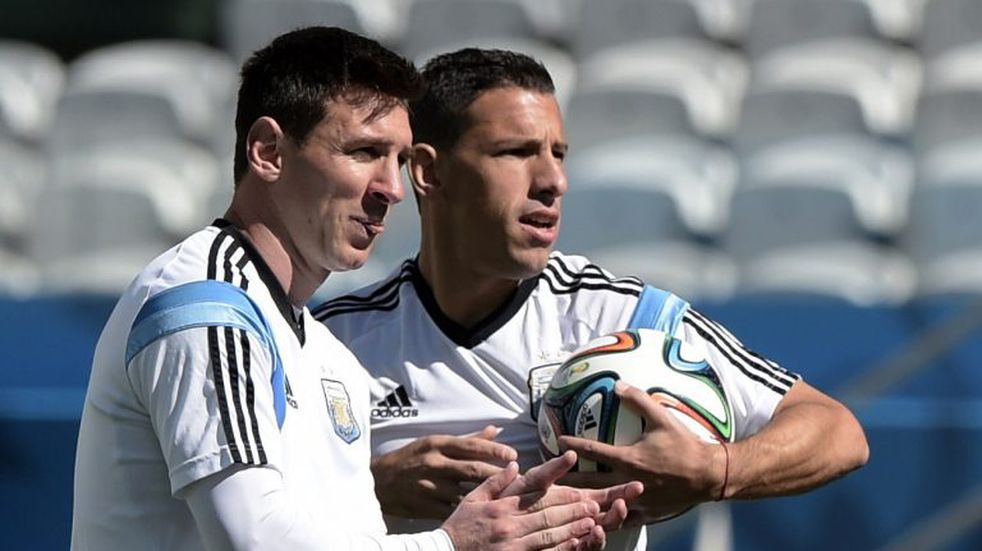 Las grandes figuras del fútbol mundial saludaron a "Maxi" Rodríguez en su despedida