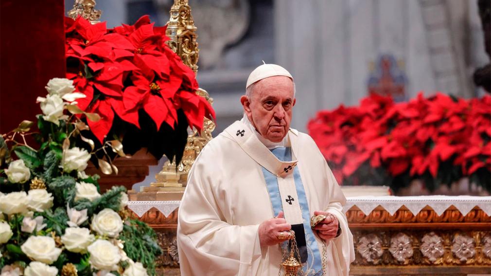 Francisco recibe a indígenas de Canadá para pedir perdón por abusos de la Iglesia