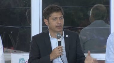 Kicillof anunció que habrá dosis de refuerzo libre para personal de seguridad y personas gestantes o en periodo de lactancia