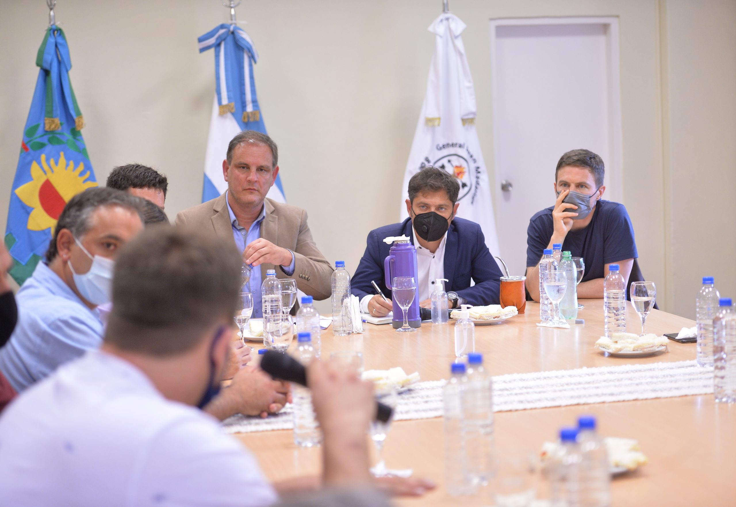 Kicillof encabezó un encuentro con empresarios del sector turístico de Villa Gesell y General Madariaga