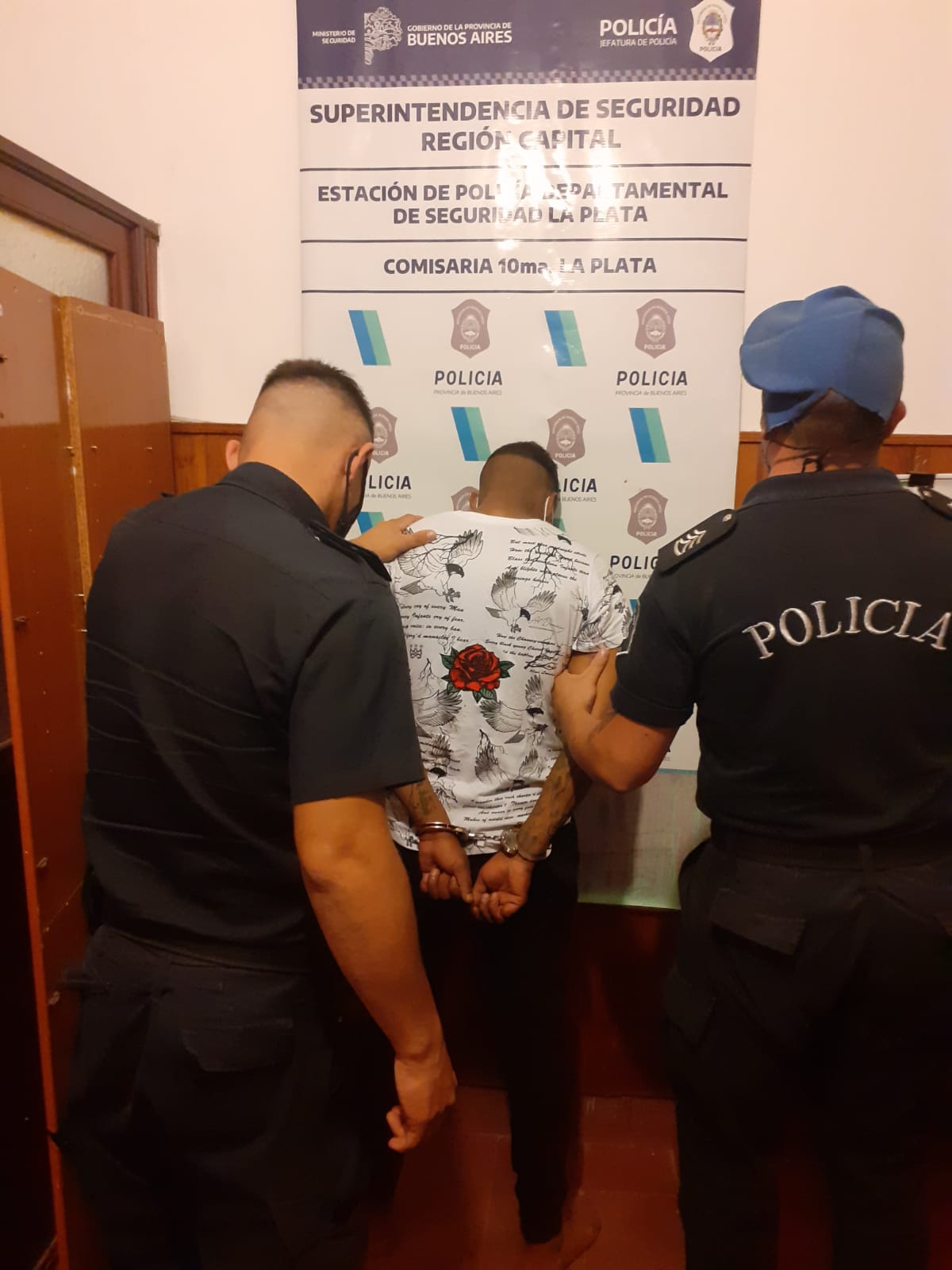 Violento asalto en City Bell: maniataron y golpearon a una jubilada y sus nietos