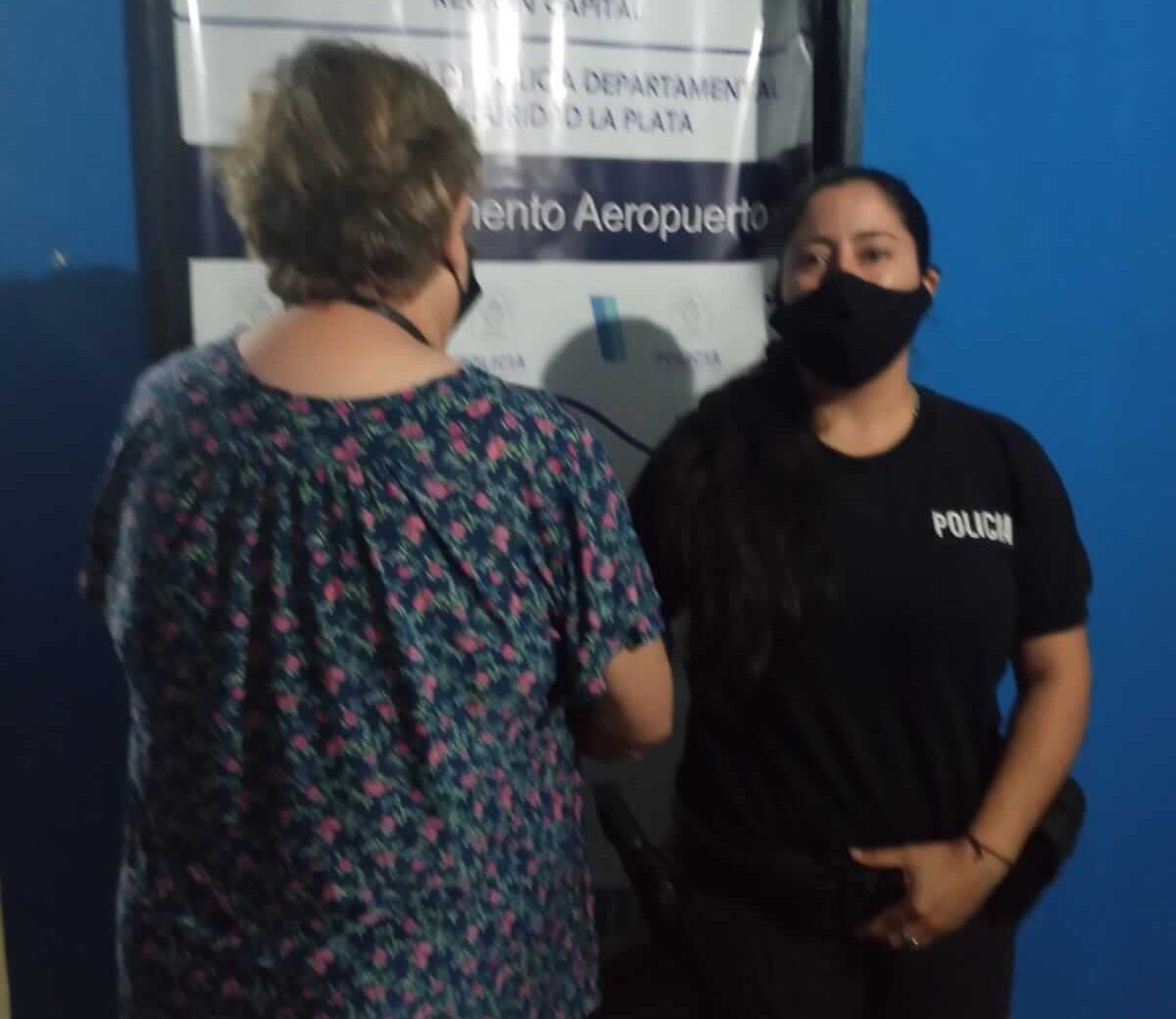 Se picó: detuvieron a una jubilada por disparar al aire enojada porque los chicos del barrio jugaban al fútbol