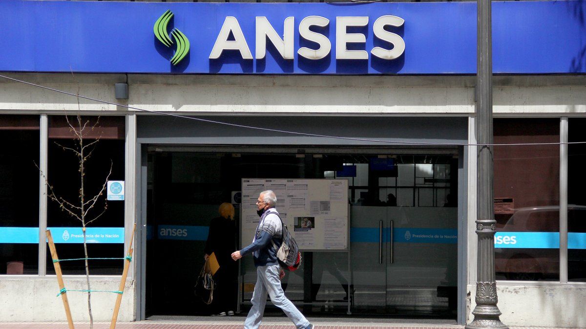 Anses: arranca el pago de hasta $32.664 a jubilados y pensionados con DNI finalizado en 9
