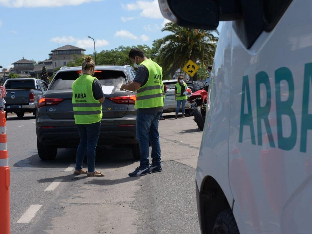 La mitad de los vehículos de lujo controlados por ARBA en un parador de Pinamar tenían deudas