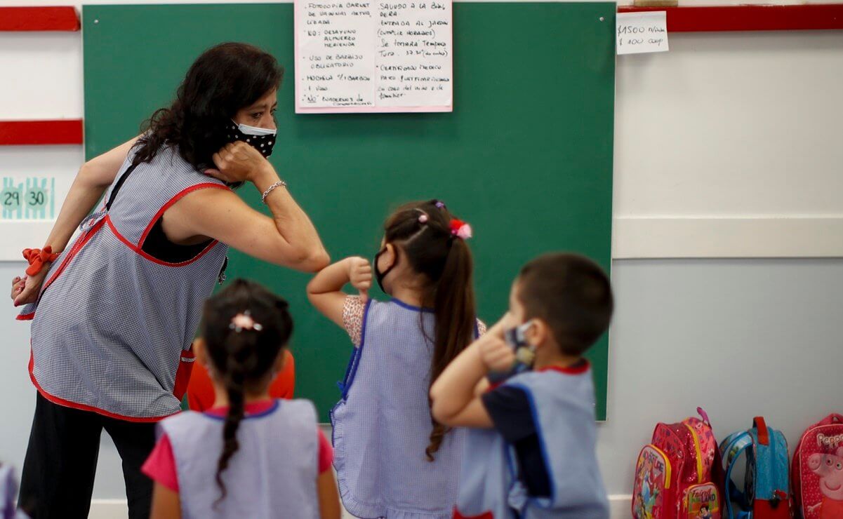 El Gobierno nacional lanza una campaña de vacunación que busca garantizar la presencialidad escolar