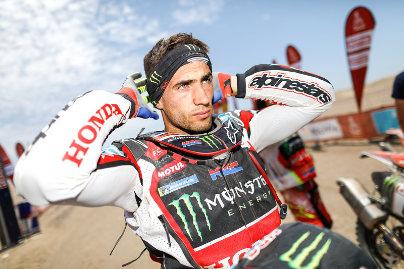 Benavides salta al tercer puesto en motos tras clasificarse segundo en la etapa 7 del Dakar