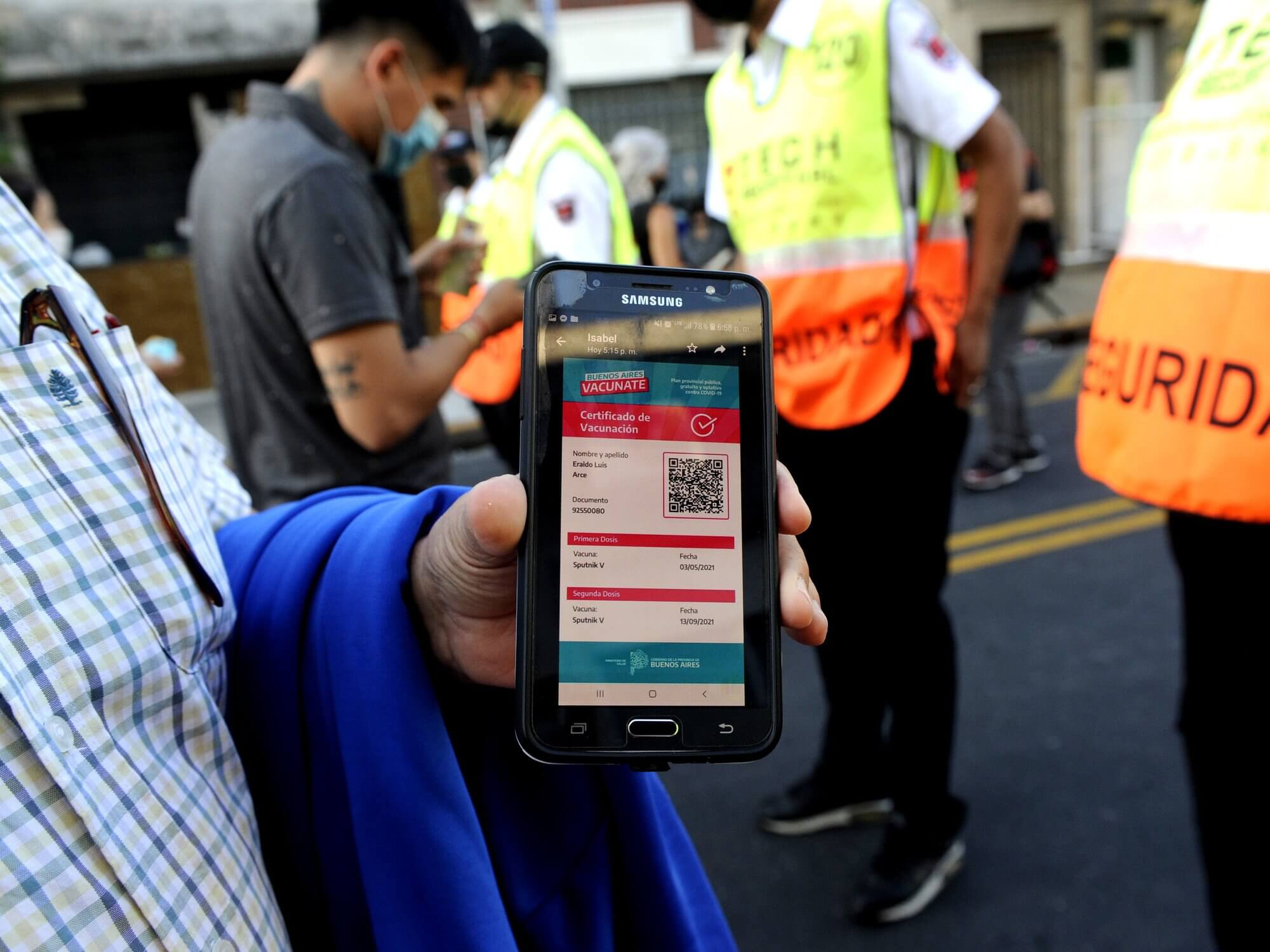 Se evalúa implementar el 'pase sanitario' para el ingreso a las canchas