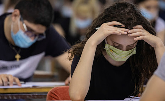 El Ministerio de Educación invertirá y ampliará becas para estudiantes universitarios