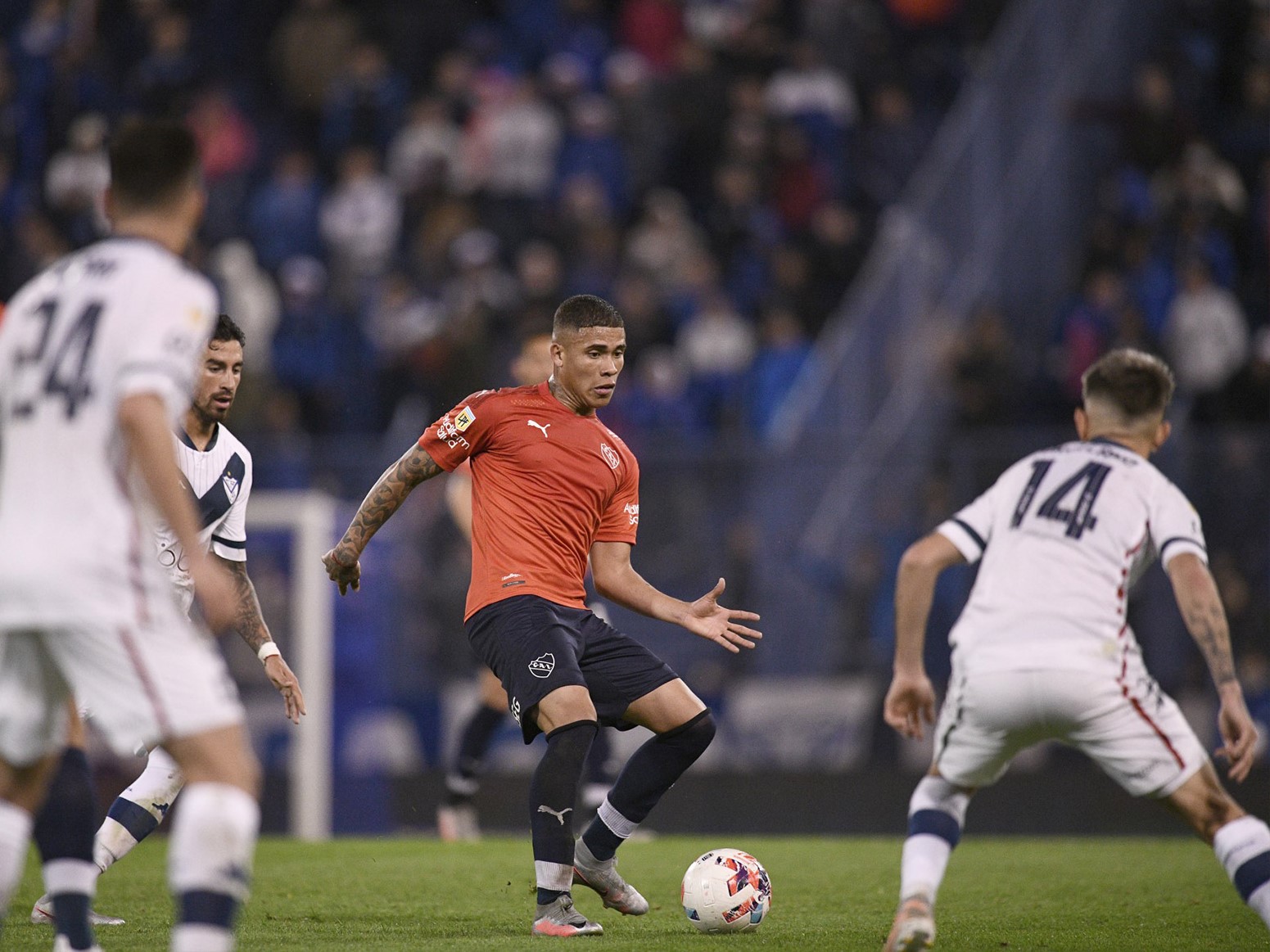 Vélez recibe en Liniers a Independiente en la Copa de Liga Profesional