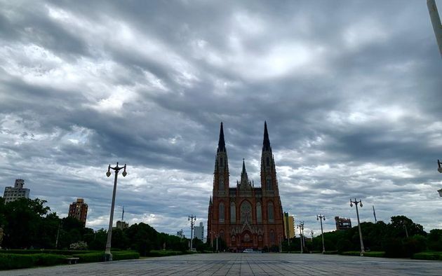 Sábado nublado con tormentas aisladas y una temperatura máxima de 28°