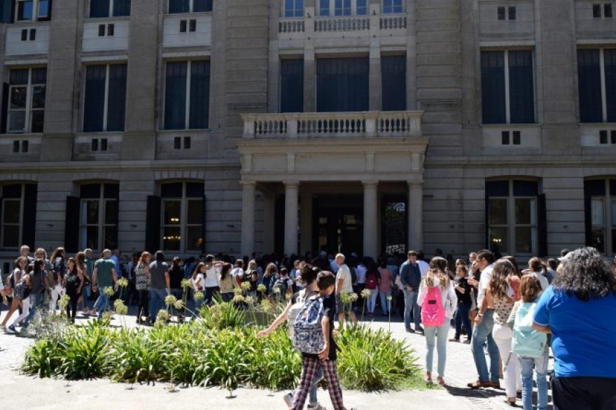Cerca de 13 millones de estudiantes comienzan el ciclo lectivo en 22 provincias