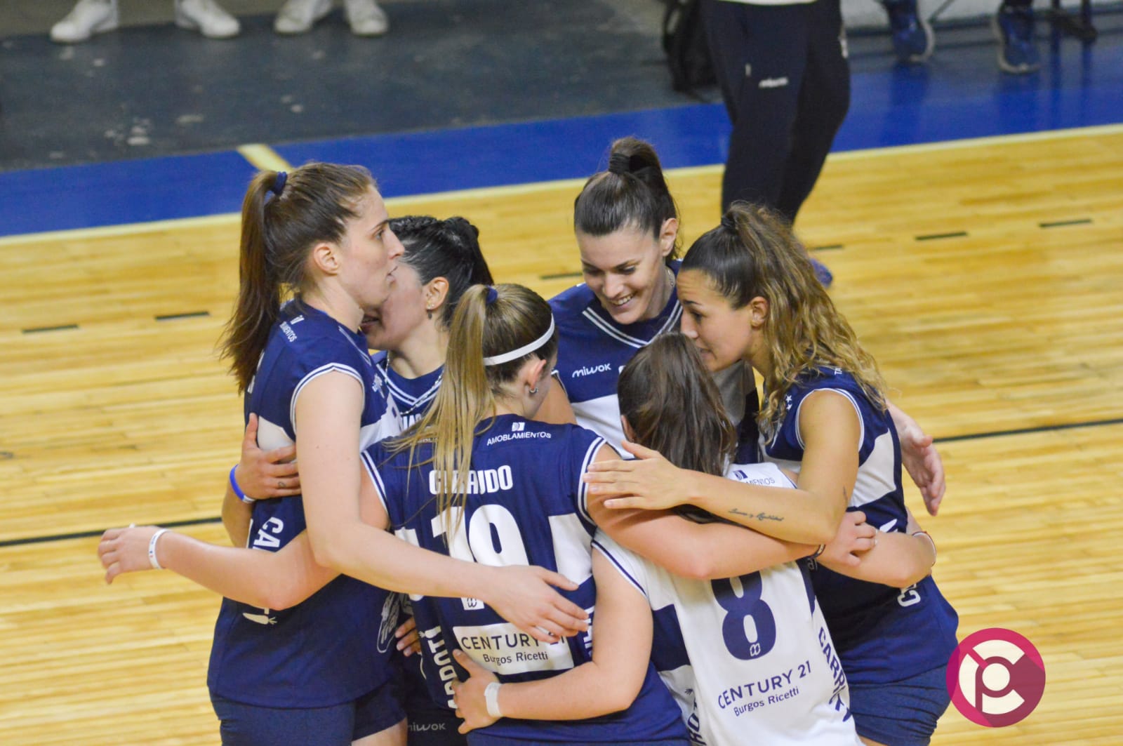 Las Lobas pisan fuerte en la Liga Argentina de Vóley