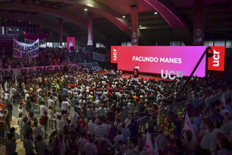 Se celebra el día del militante radical en La Plata con la presencia de Facundo Manes