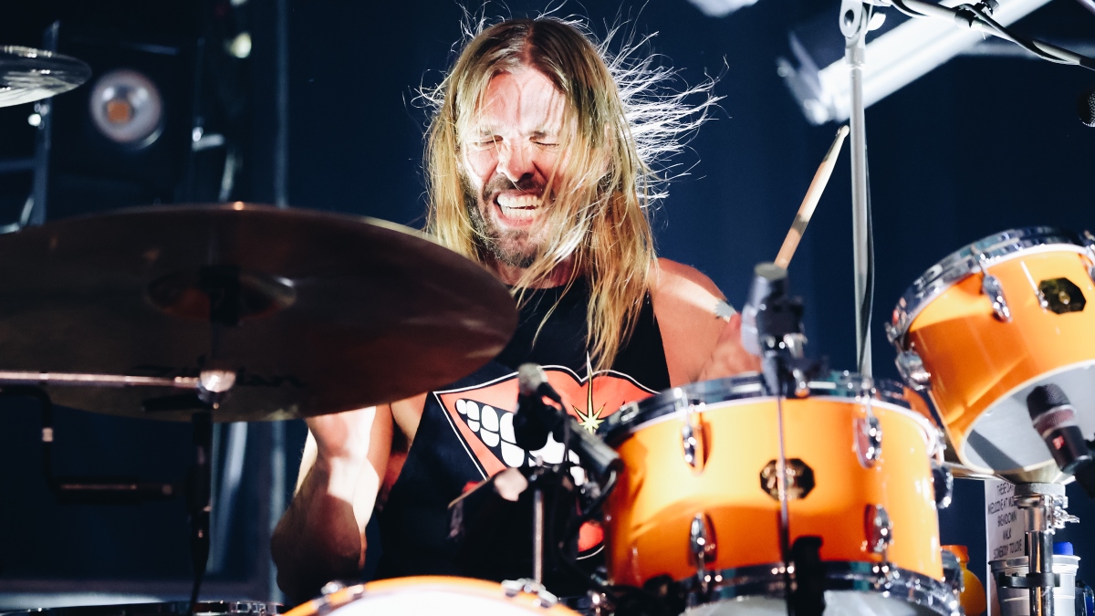 Foo Fighters cancela su gira por la muerte del baterista y pide tiempo "para sanar"