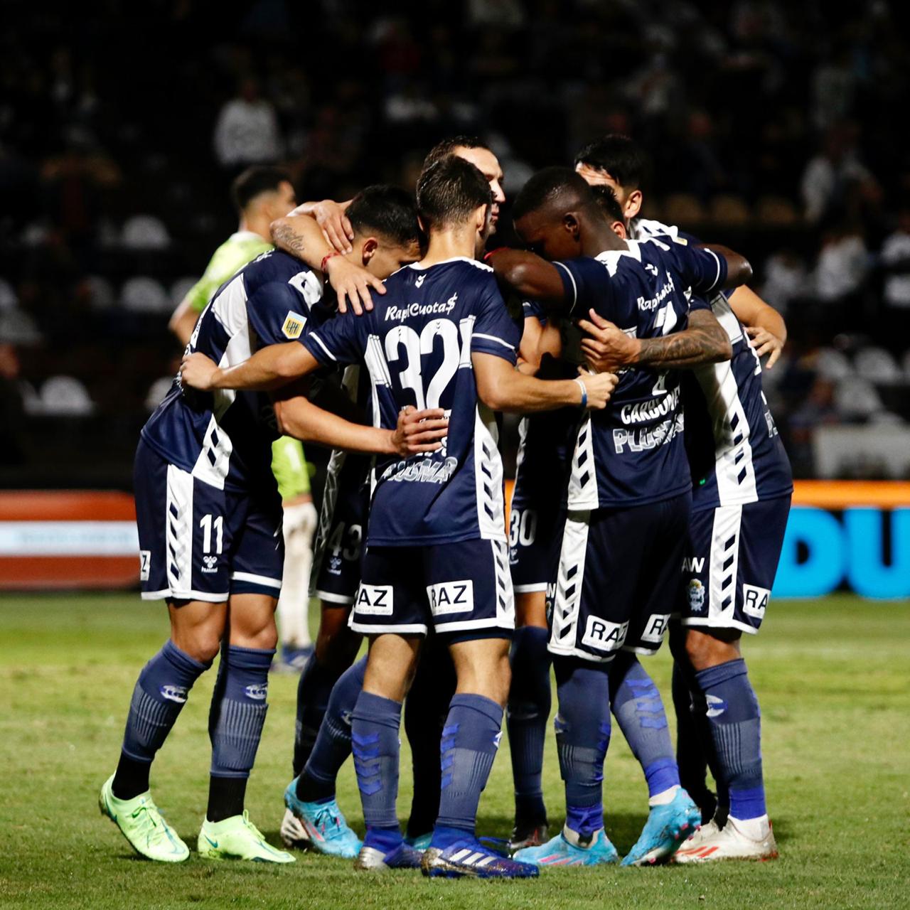 De menor a mayor, Gimnasia fue superior y goleó a Platense