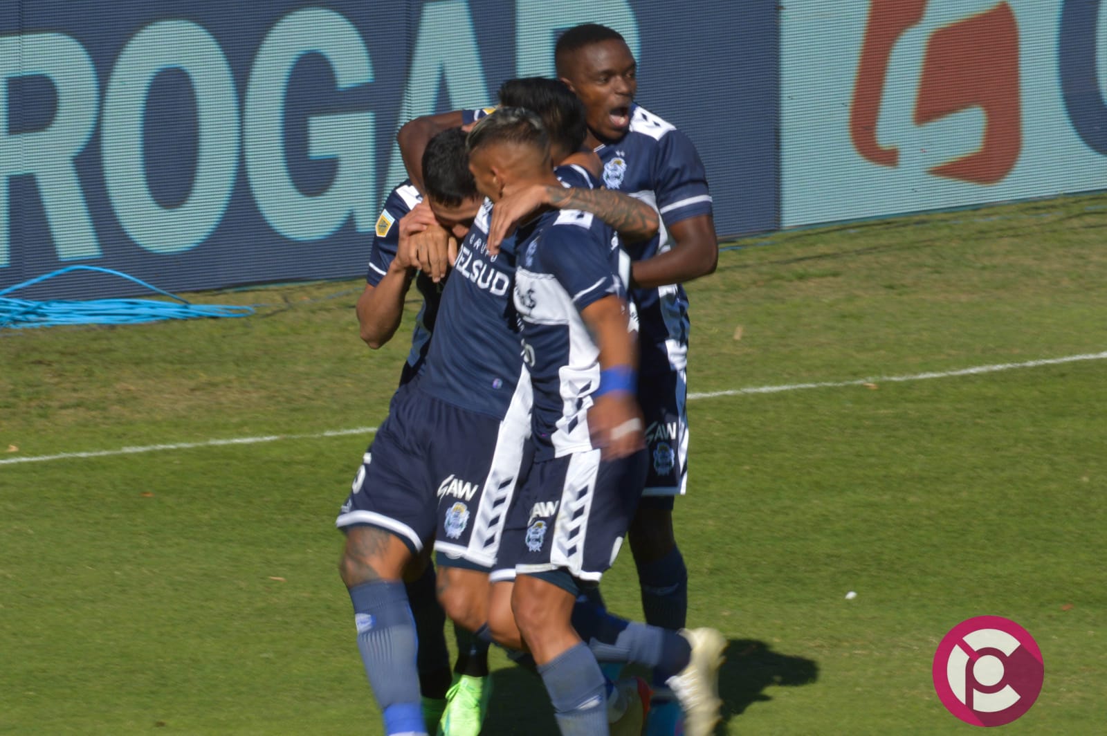 Gimnasia obtuvo una victoria que lo deja con vida en la copa y que le aportó seguridad al equipo