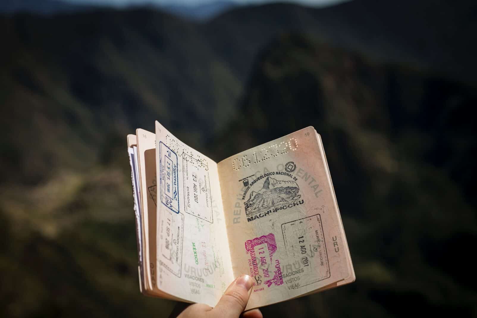 Adiós al sellado en los pasaportes para entrar o salir de la Argentina