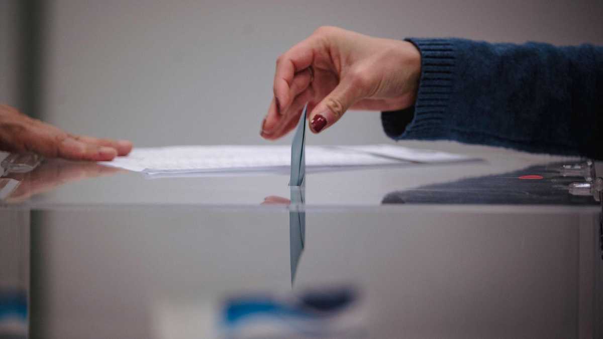 Los franceses votan en primera vuelta para elegir presidente
