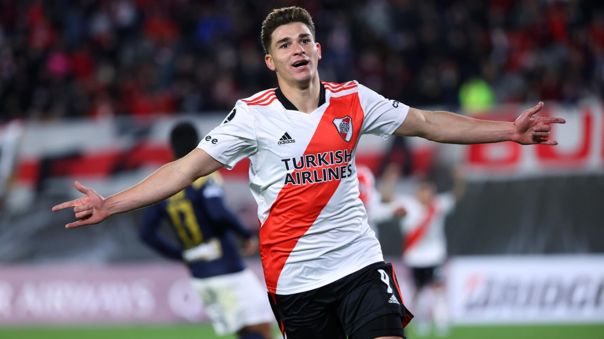Gallardo: "Estaría muy agradecido si el City nos dejara a Julián Álvarez hasta fin de año"