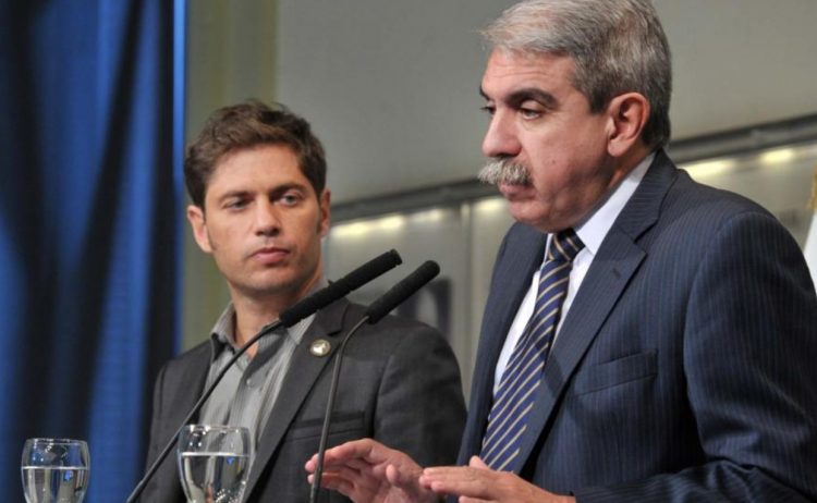 Kicillof y Aníbal Fernández firmaron un convenio para compactar vehículos