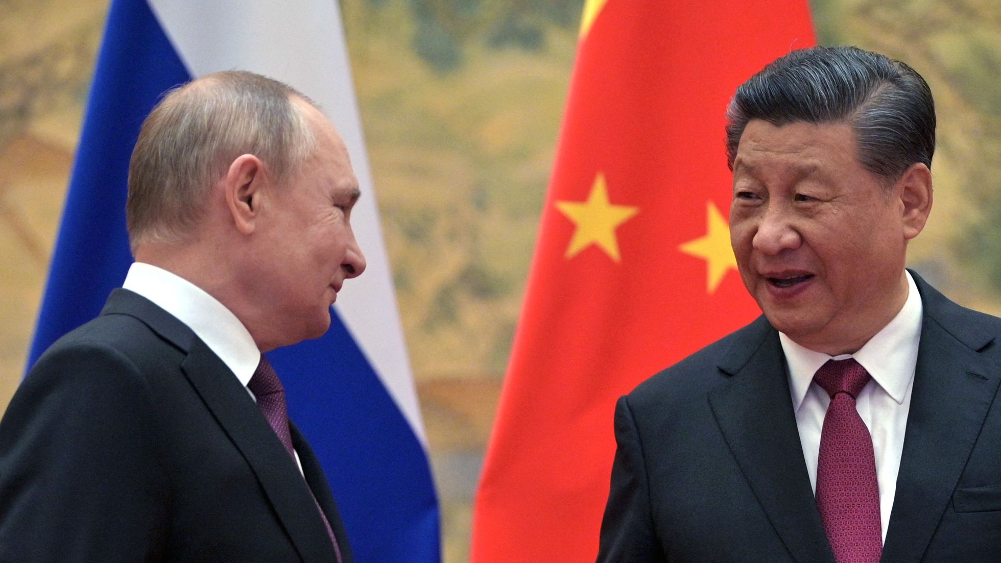 Rusia y China tensionan con la OTAN luego de calificarlos como "amenazas"