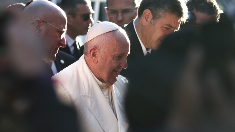 El Papa Francisco recibió al expresidente Eduardo Duhalde