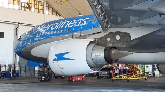 Aerolíneas Argentinas achicó un 34% sus pérdidas en comparación al año 2019