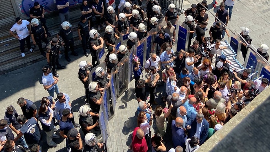 Unas 200 personas fueron arrestadas durante la Marcha del Orgullo de Estambul
