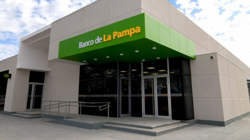 Un banco deberá devolver lo cobrado por "exceso de límite de compras"