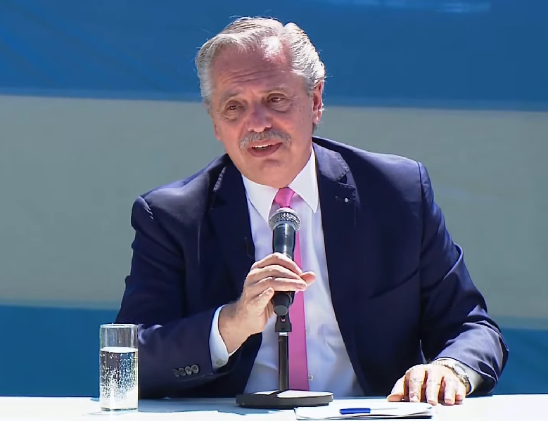 Alberto Fernández firmará un convenio que agregue horas de clase en Tucumán