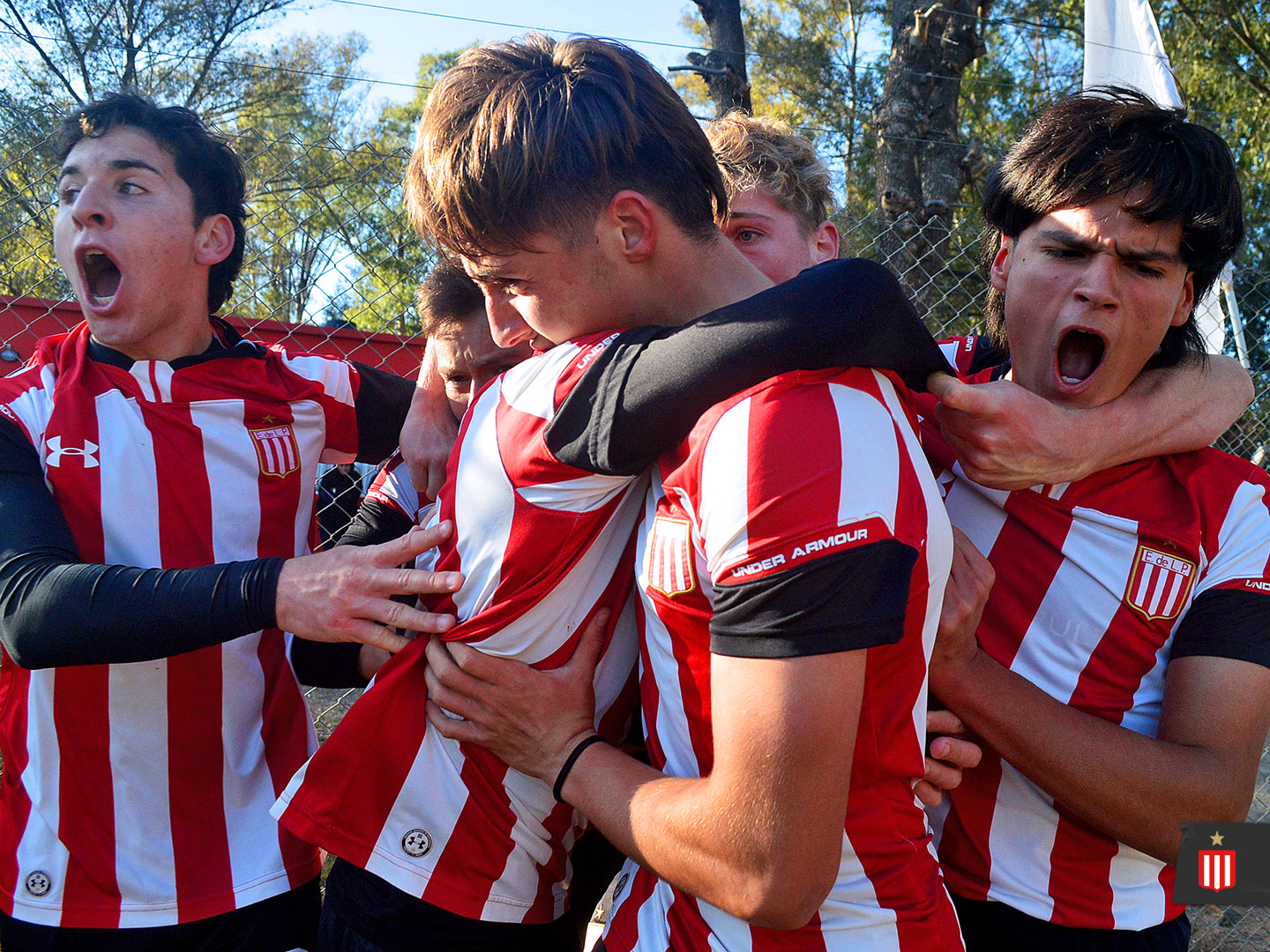 Estudiantes fue más que Gimnasia en los clásicos de Divisiones Juveniles