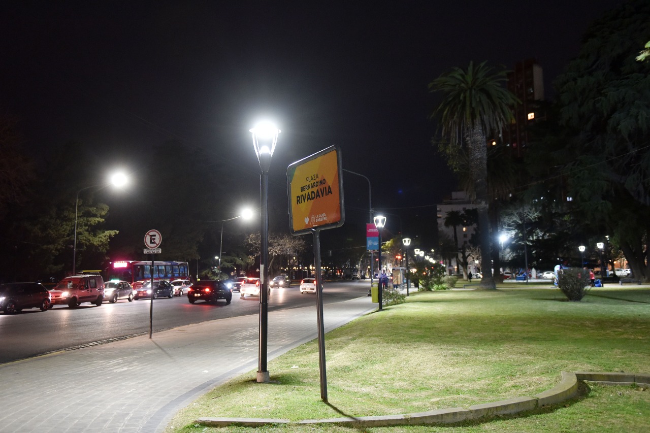 Finalizó la renovación de las plazas Rivadavia y Almirante Brown