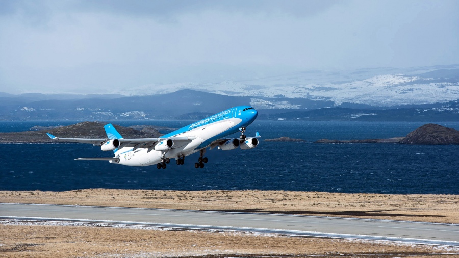 Aerolíneas Argentinas transportará más de 180 mil pasajeros en este fin de semana largo