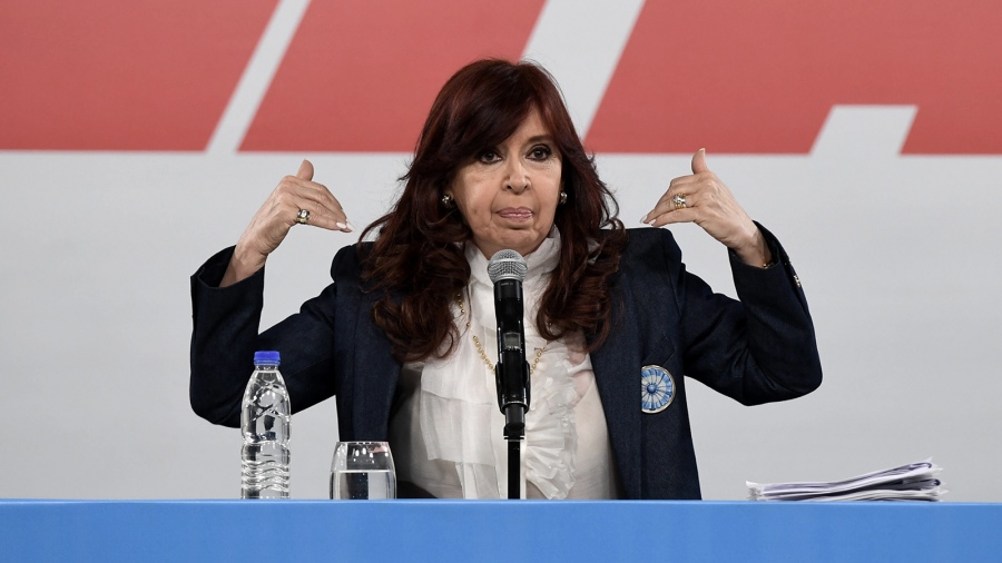 Cristina Kirchner pidió la ampliación de su declaración indagatoria para este martes