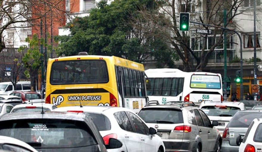 El Observatorio de Movilidad explicó que “hay un gran incremento de autos” en La Plata