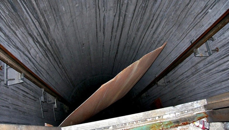 Dos trabajadores heridos tras caer por el hueco de un ascensor