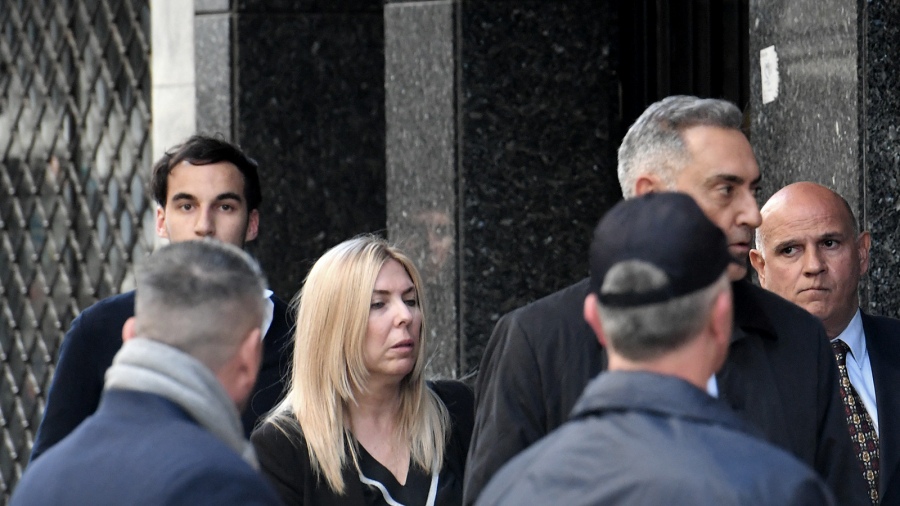 La jueza Capuchetti ingresó a la casa de Cristina Kirchner para tomarle declaración