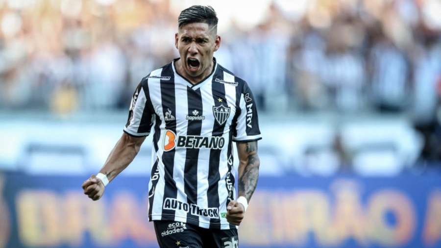 Matías Zaracho fue "apretado" por hinchas de Mineiro por estar en un bar