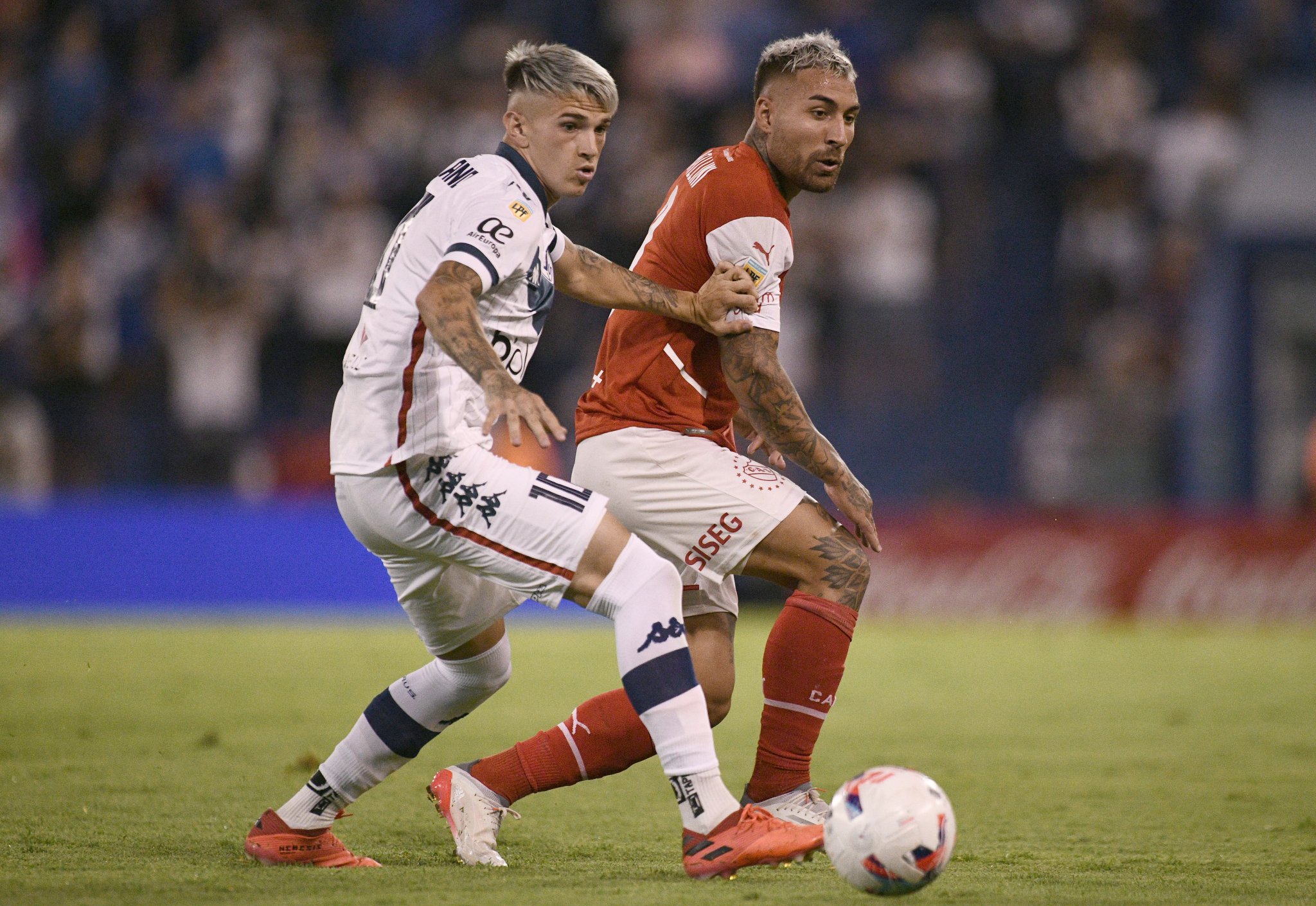 Independiente y Vélez van por los cuartos de final de Copa Argentina