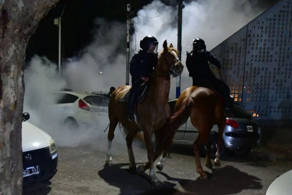 La Provincia apartó al jefe del operativo policial en el Bosque