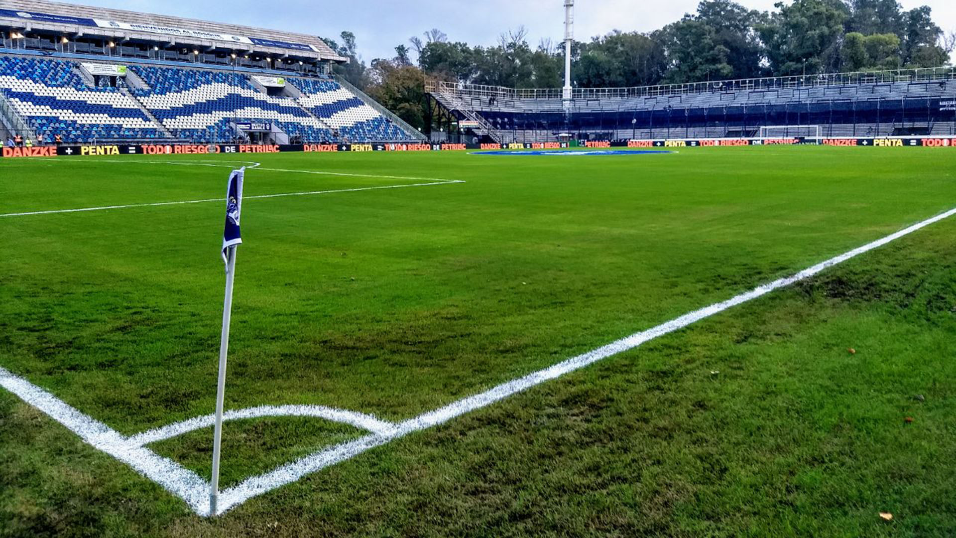 Gimnasia - San Lorenzo se jugará en el Bosque, con socios y con cambio ...