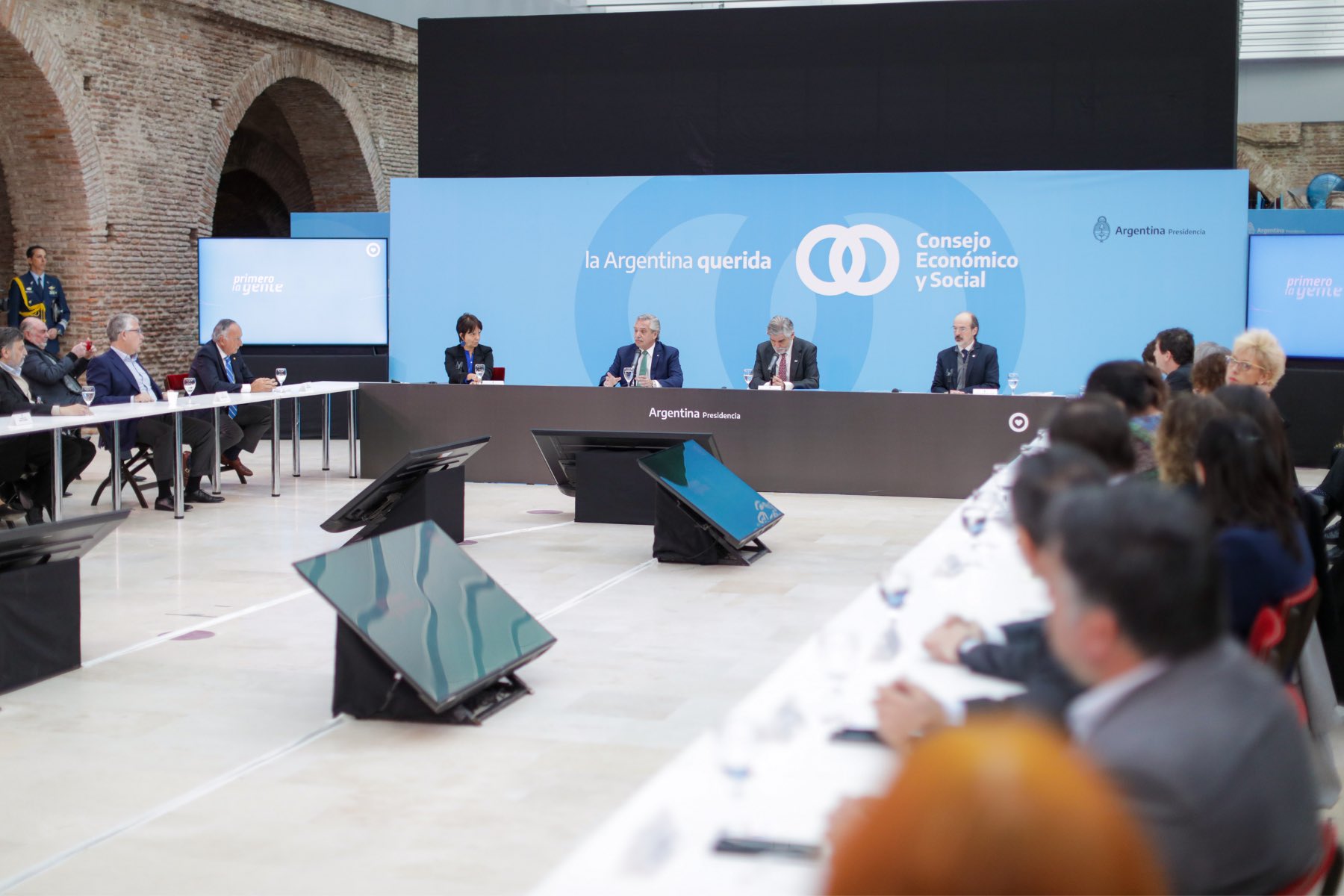 Designan a miembros del Consejo Económico y Social