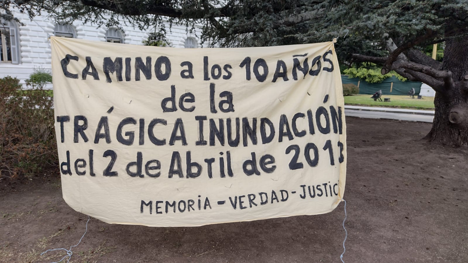 Marcha y reclamo de la Asamblea Inundados de Tolosa: denuncian "falta de respuestas por parte de la Comuna"