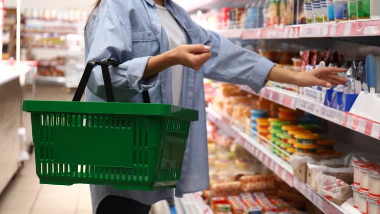 El Gobierno acordó con distintas empresas la colocación de los precios en los envases de los productos