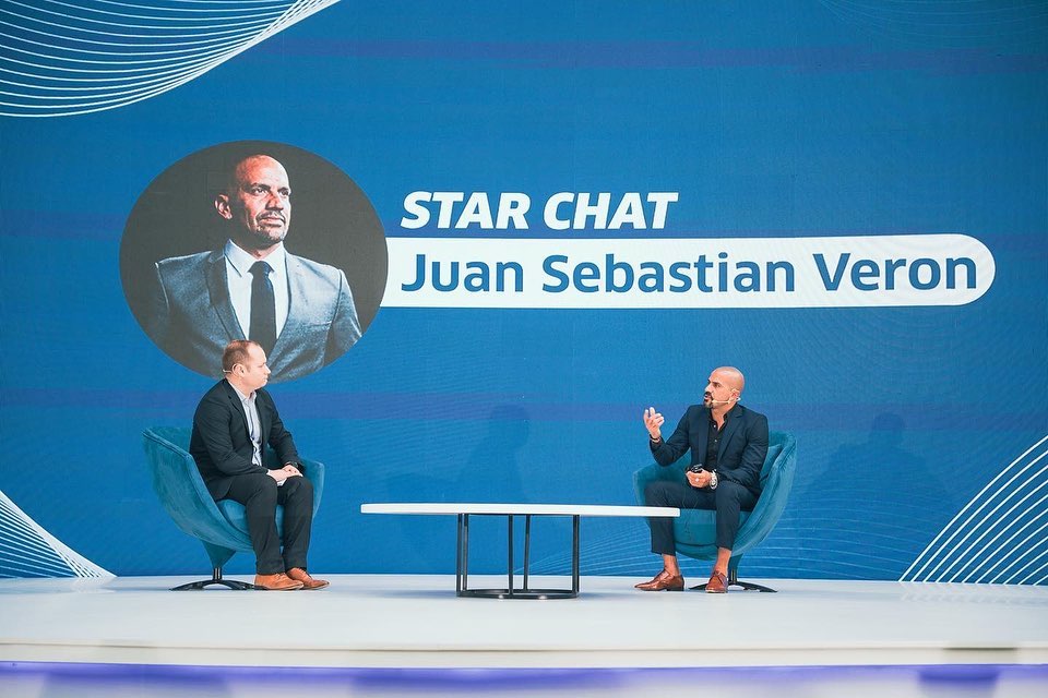 Juan Sebastian Verón expuso en el Global Summit de Qatar
